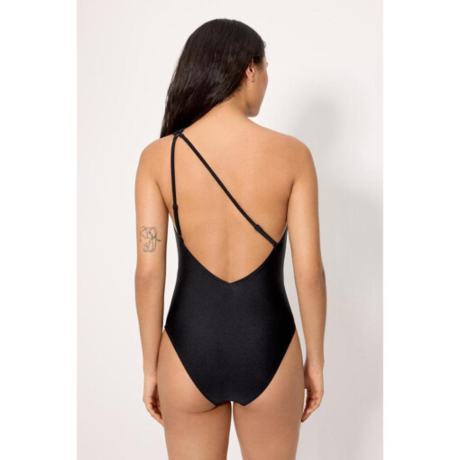 Alternative view of YSABEL MORA 83172