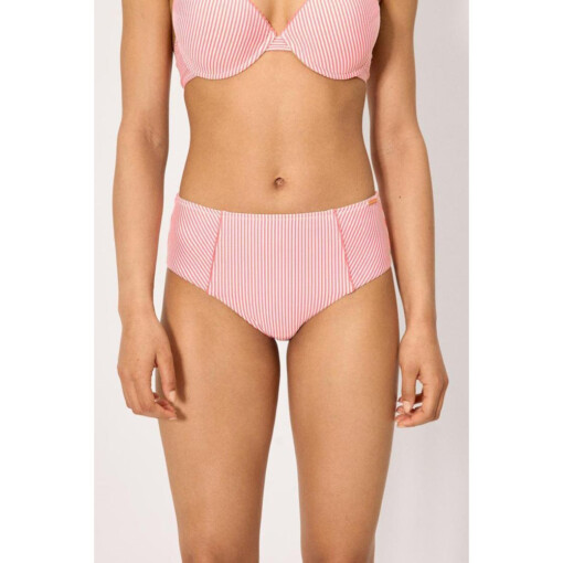 Alternative view of YSABEL MORA 83366