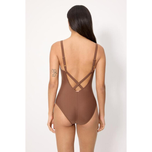 Alternative view of YSABEL MORA 83471