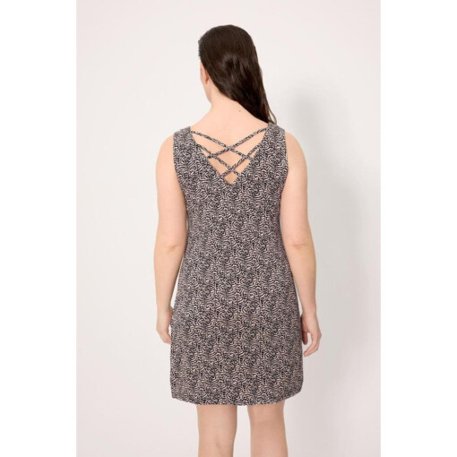 Alternative view of YSABEL MORA 86227